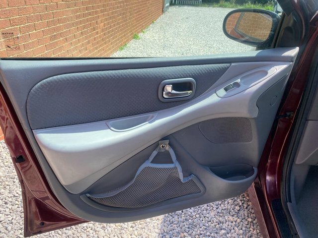 Nissan Almera Tino Mpv Silver #28