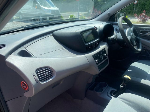 Nissan Almera Tino Mpv Silver #8