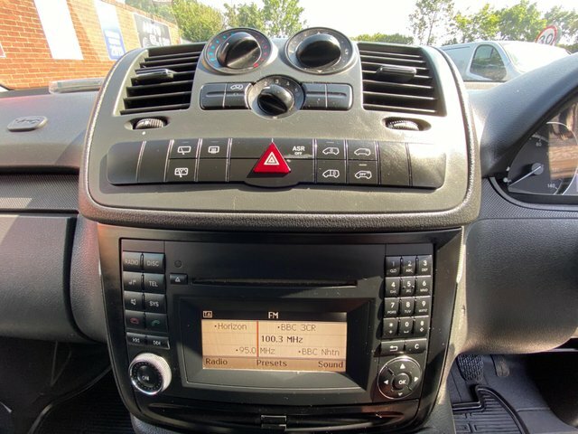 Mercedes-Benz Vito 111Cdi Van White #30