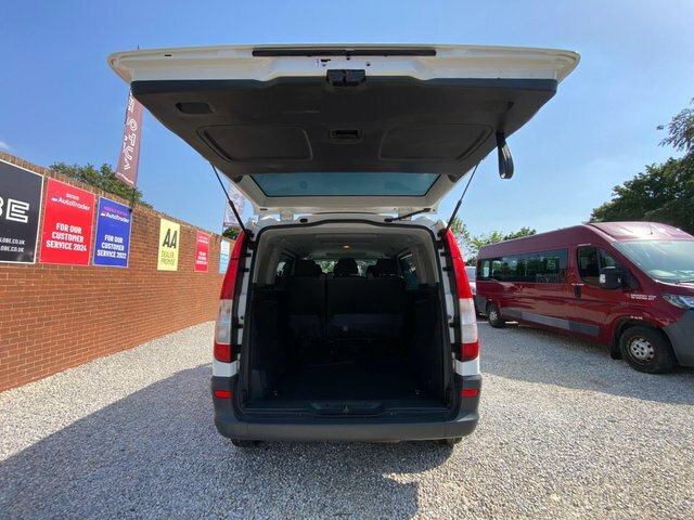 Mercedes-Benz Vito 111Cdi Van White #10