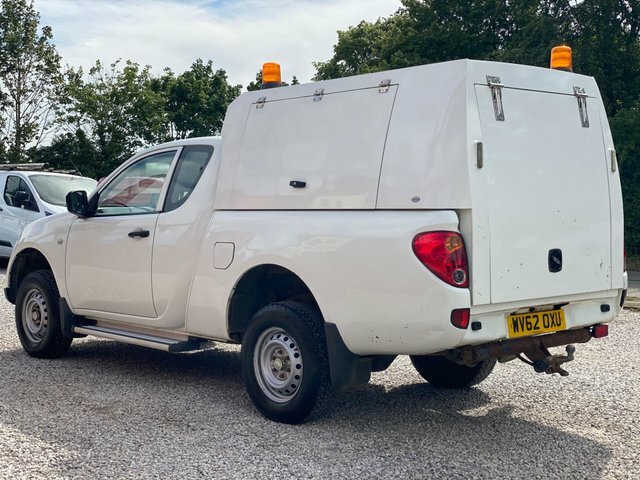 Mitsubishi L200 Di-d 4Life Club Cab White #5