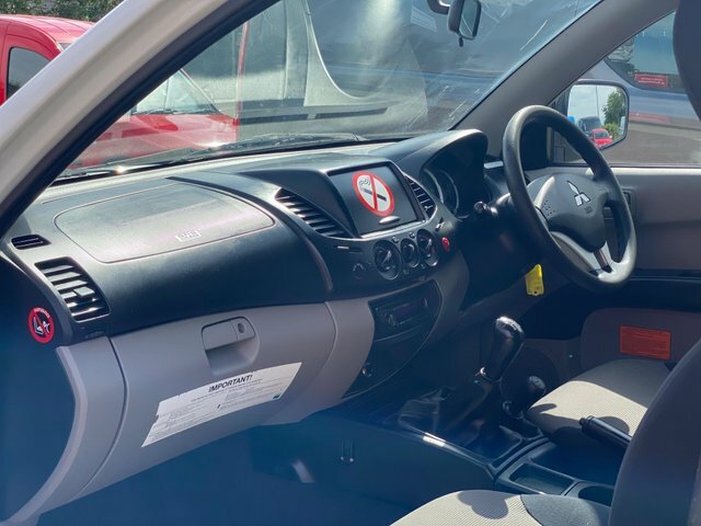 Mitsubishi L200 Pickup 2.5 Di-d Warrior 4Wd Euro 5 Lb 2012 White #18