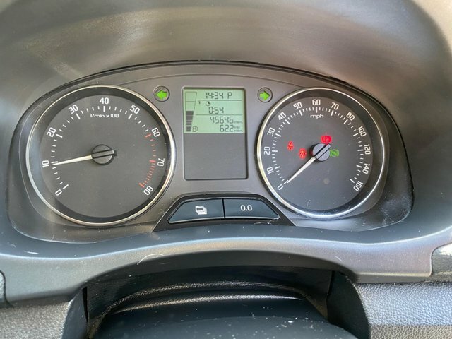 Skoda Fabia 1.6 Tdi Cr 105 Elegance Beige #9