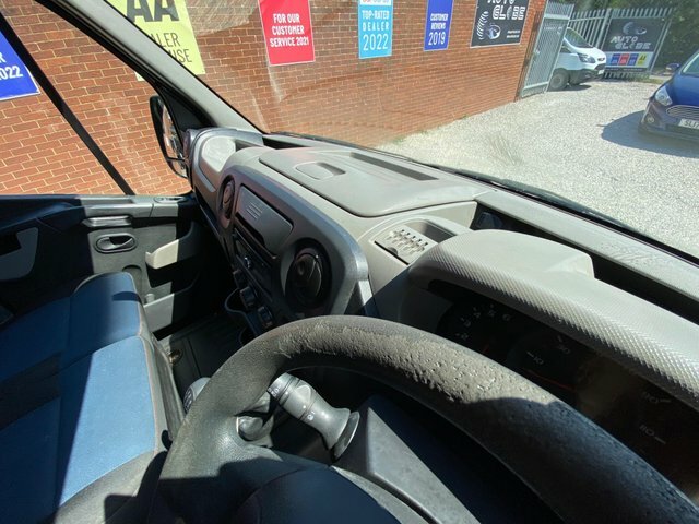 Renault Master 2.3 Lll35 Business 125 Bhp 3.5T L3 Lwb Dropside T White #40