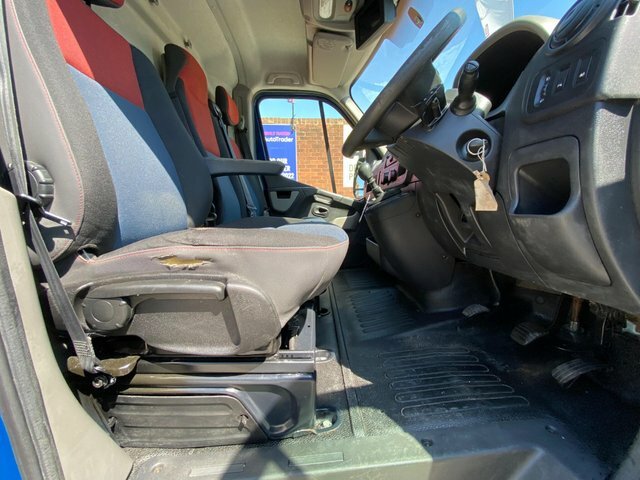 Renault Master 2.3 Lll35 Business 125 Bhp 3.5T L3 Lwb Dropside T White #24