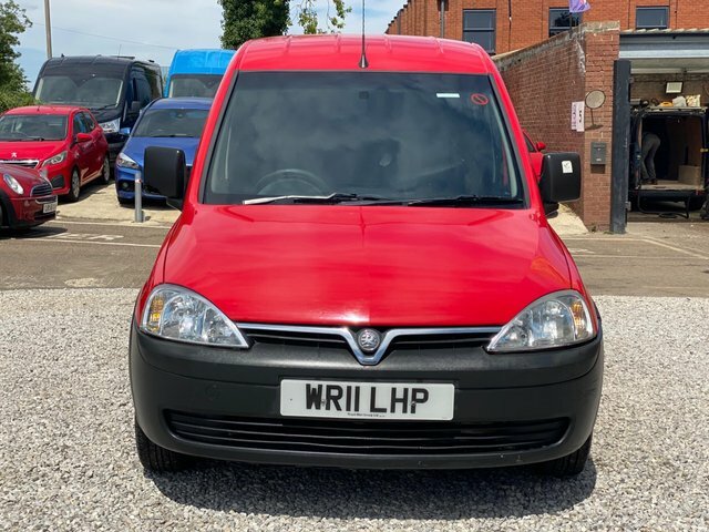 Vauxhall Combo Cdti 1700 16V Red #3