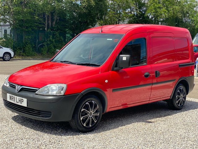 Vauxhall Combo Cdti 1700 16V Red #4
