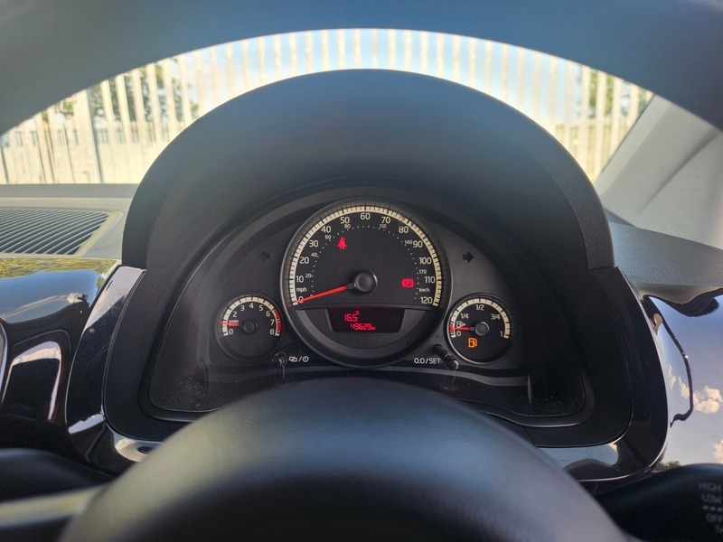Volkswagen Up 1.0 Move Up Hatchback Black #6