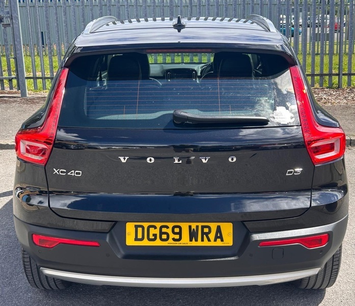 Volvo XC40 2.0 D3 Momentum Suv Black #5