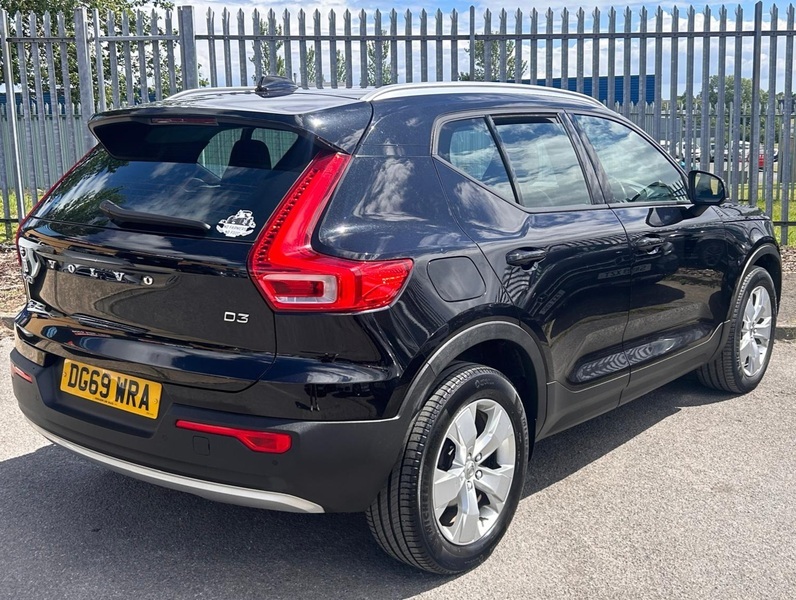 Volvo XC40 2.0 D3 Momentum Suv Black #3