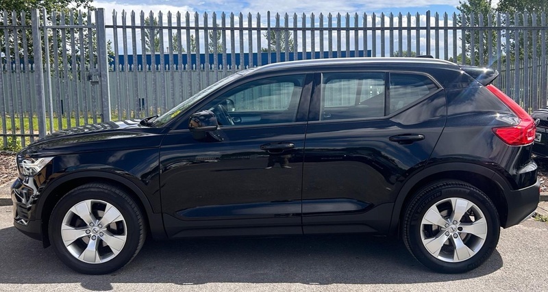 Volvo XC40 2.0 D3 Momentum Suv Black #2