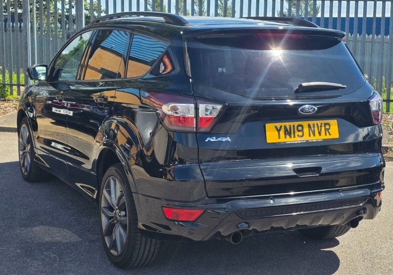 Ford Kuga 1.5 Tdci Ecoblue St-line YN19NVR Black #4
