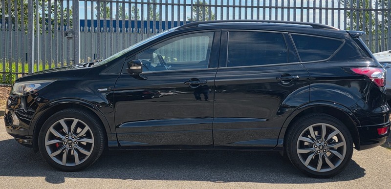 Ford Kuga 1.5 Tdci Ecoblue St-line YN19NVR Black #3