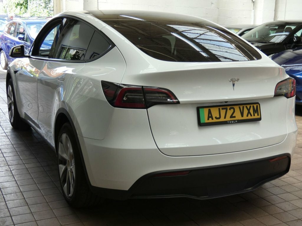 Tesla Model Y Suv AJ72VXM White #4