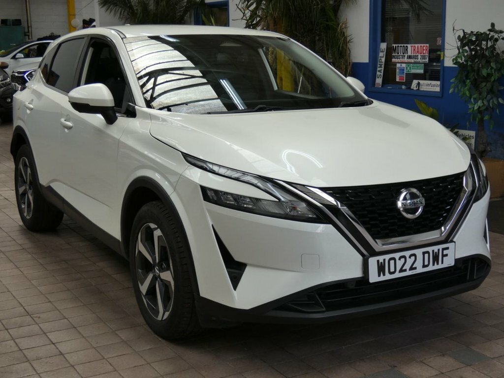 Nissan Qashqai 1.3L N-connecta WO22DWF White #5