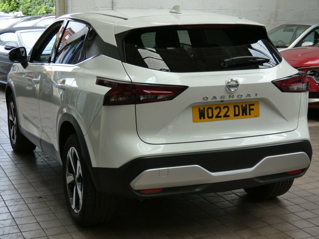 Nissan Qashqai 1.3L N-connecta WO22DWF White #4