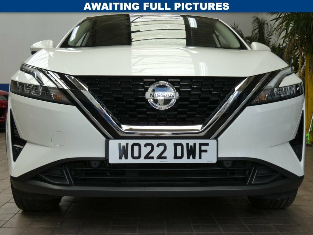 Nissan Qashqai 1.3L N-connecta WO22DWF White #2