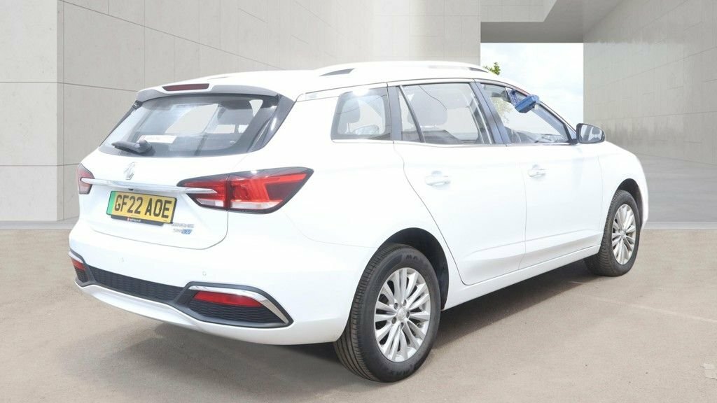 MG MG5 Estate White #4