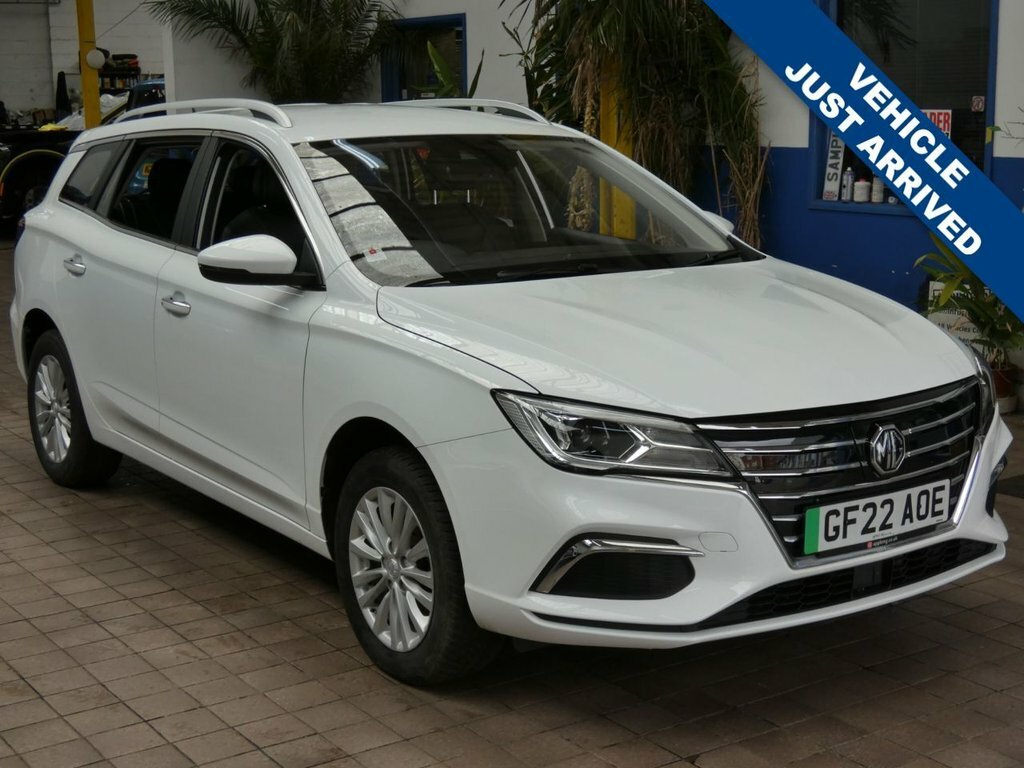 MG MG5 Estate White #2