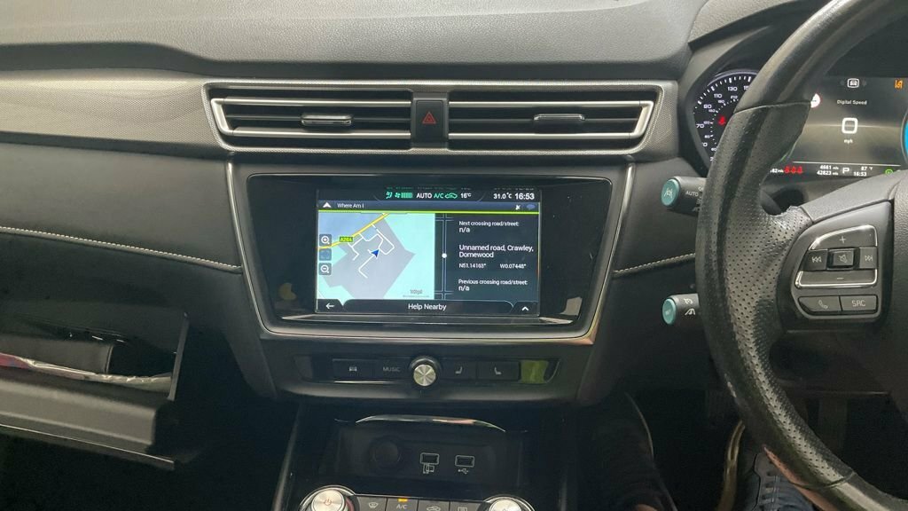 MG MG5 Estate White #6