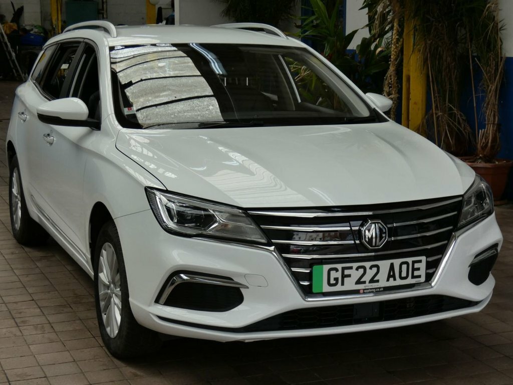 MG MG5 Estate White #4