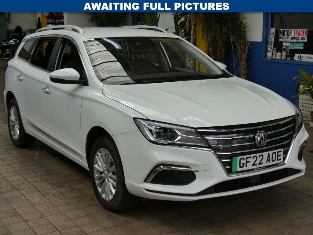 MG MG5 Estate White