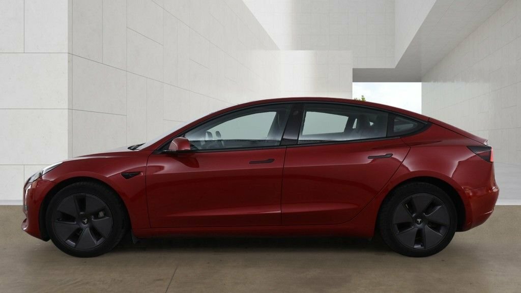 Tesla Model 3 Saloon Red #6