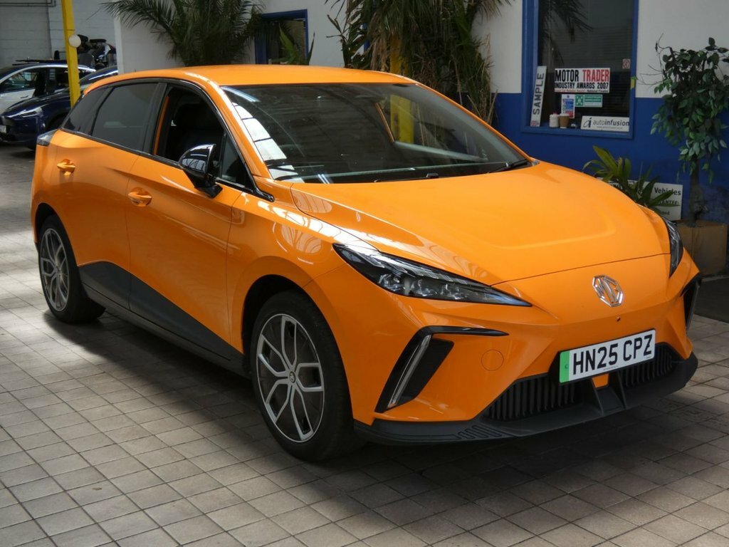 MG MG4 Hatchback HN25CPZ Orange #4