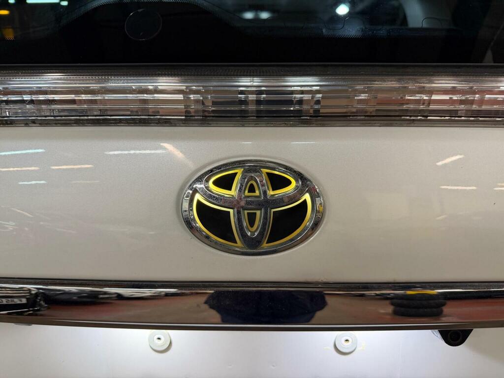 Toyota Estima #14