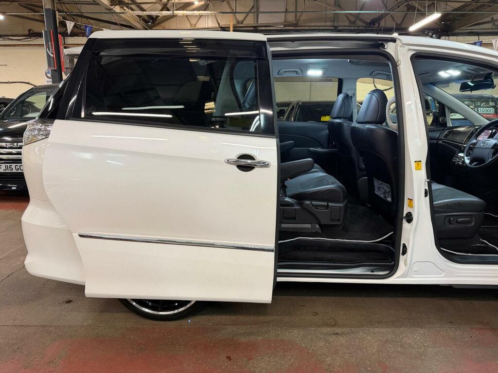 Toyota Estima #15