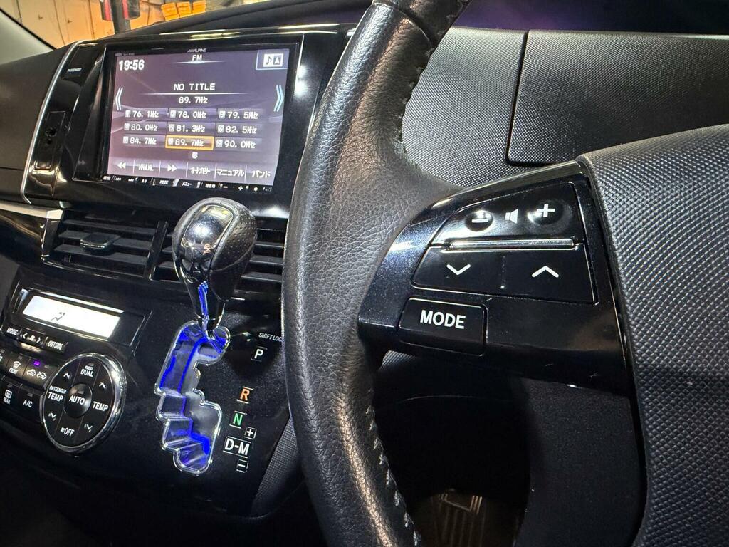 Toyota Estima #38