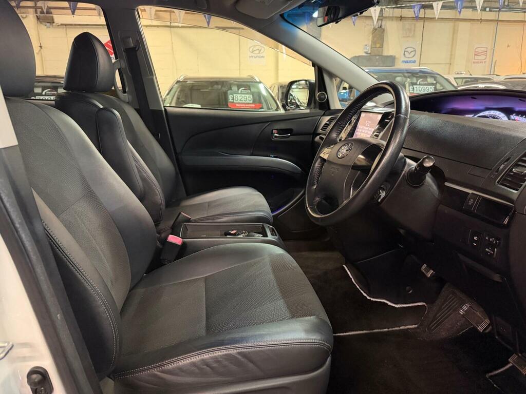 Toyota Estima #20