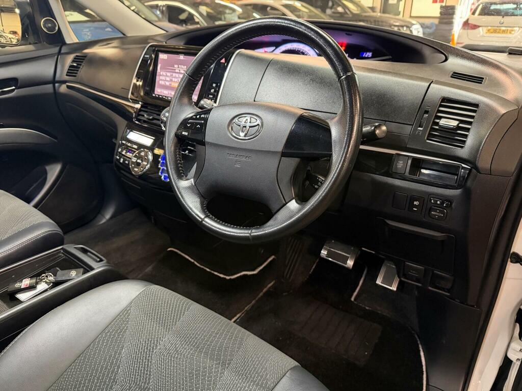 Toyota Estima #21