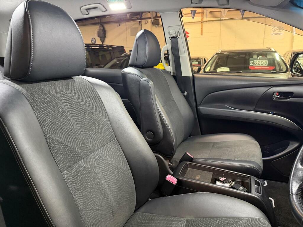 Toyota Estima #19