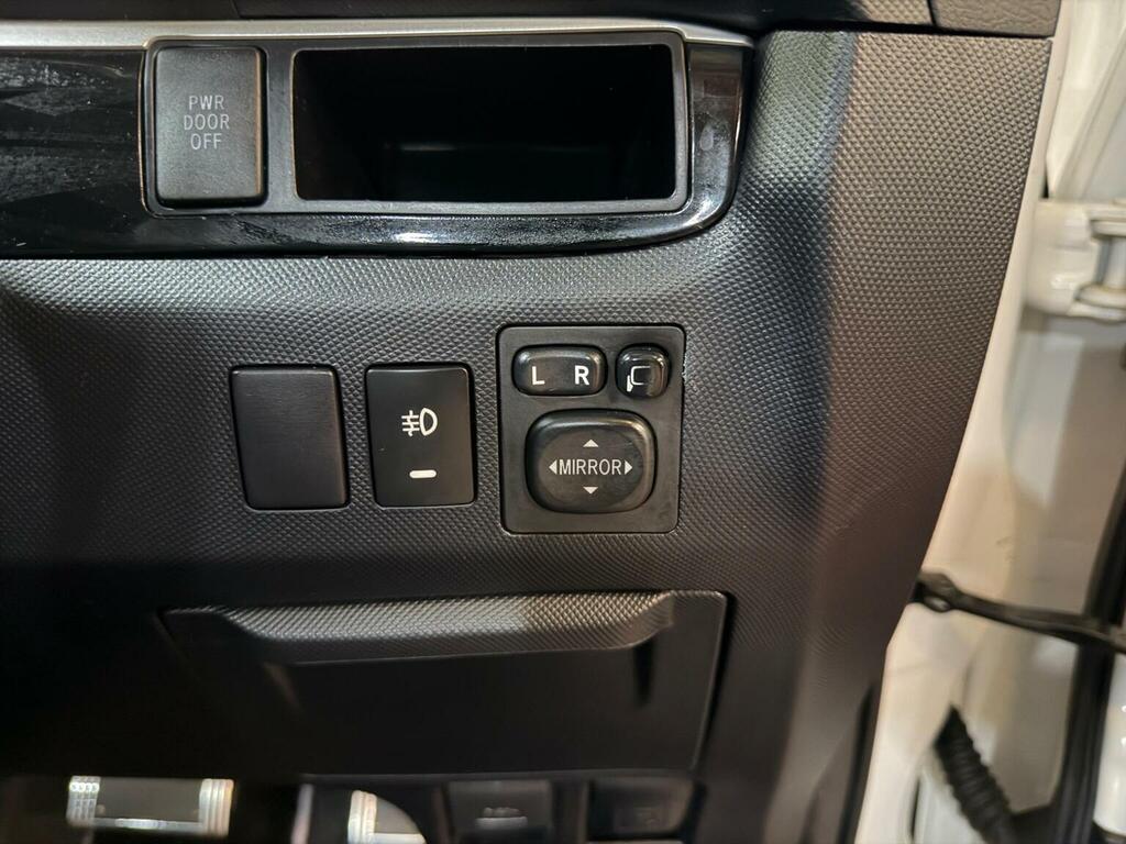 Toyota Estima #40
