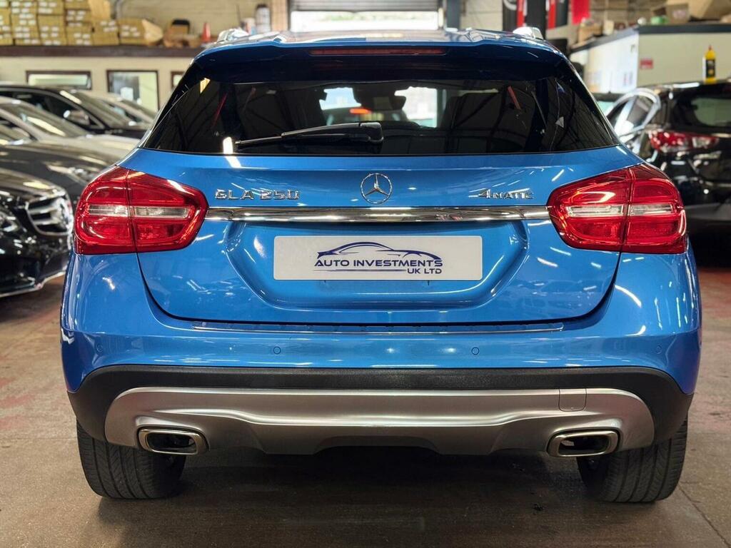 Mercedes-Benz GLA Class 2.1 Gla200 Cdi Amg Line Premium Plus 136 Bhp White #67