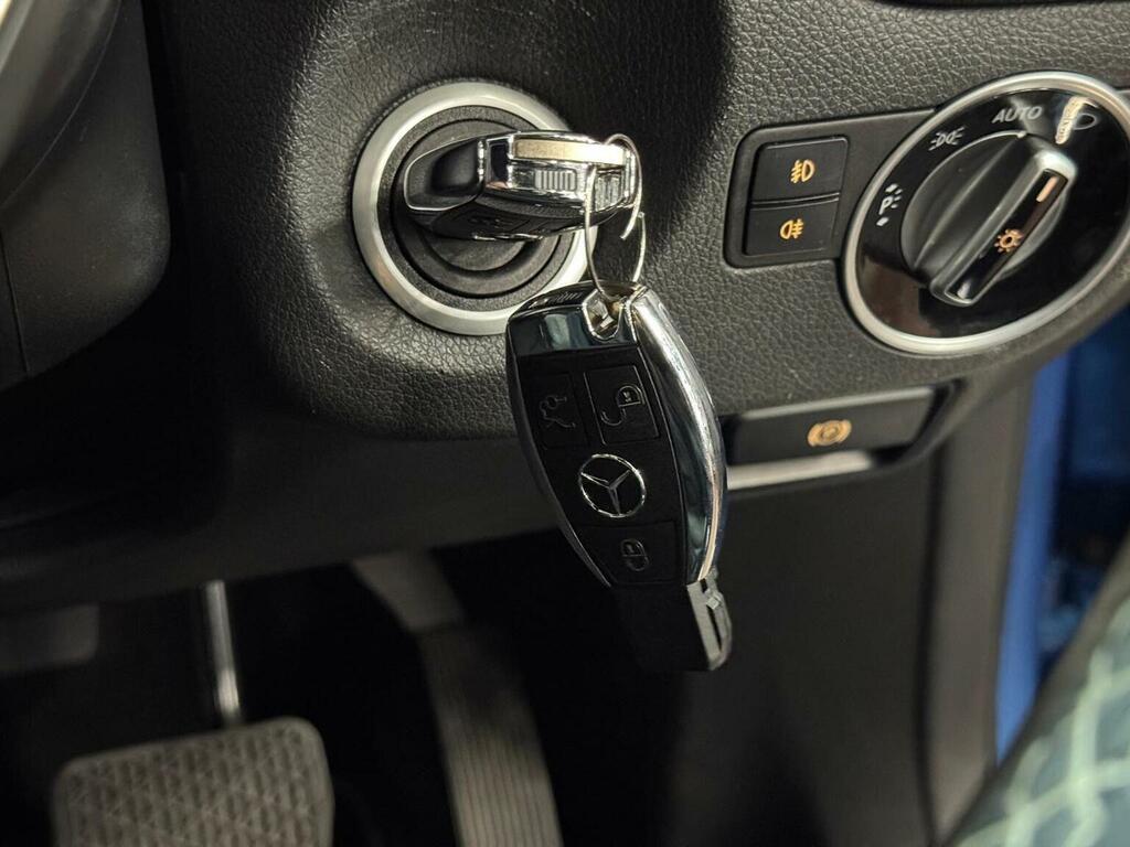 Mercedes-Benz GLA Class 2.1 Gla200 Cdi Amg Line Premium Plus 136 Bhp White #109
