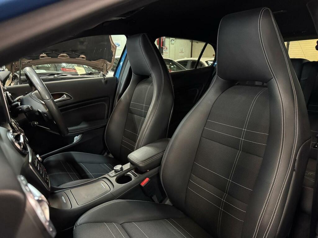 Mercedes-Benz GLA Class 2.1 Gla200 Cdi Amg Line Premium Plus 136 Bhp White #46