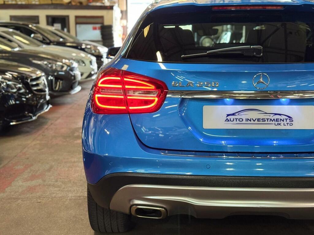 Mercedes-Benz GLA Class 2.1 Gla200 Cdi Amg Line Premium Plus 136 Bhp White #11