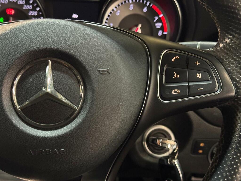 Mercedes-Benz GLA Class 2.1 Gla200 Cdi Amg Line Premium Plus 136 Bhp White #30