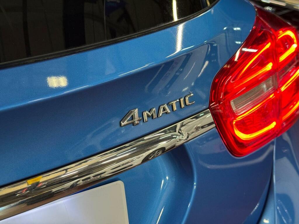 Mercedes-Benz GLA Class 2.1 Gla200 Cdi Amg Line Premium Plus 136 Bhp White #102