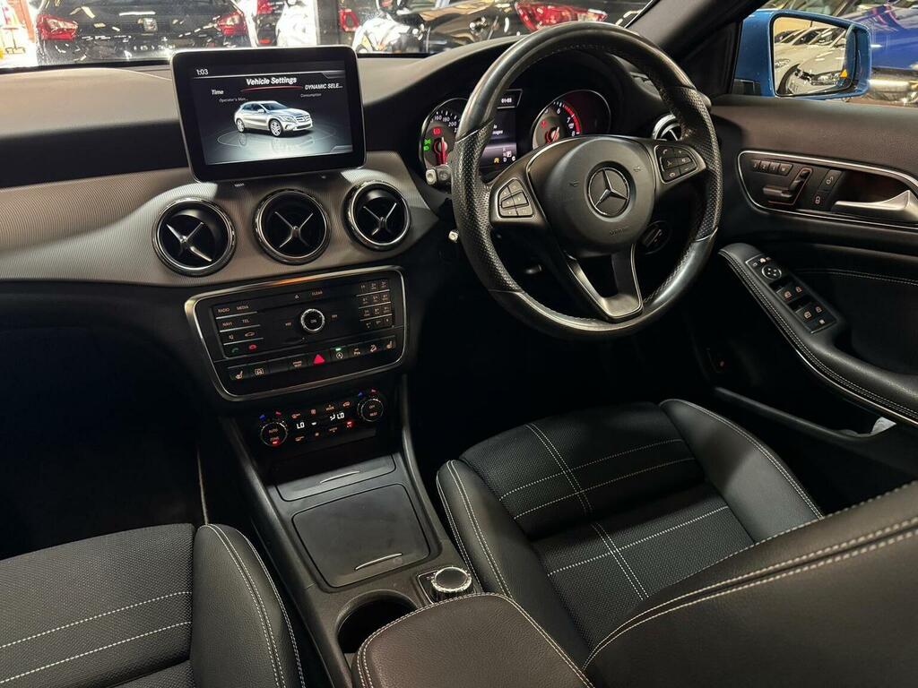 Mercedes-Benz GLA Class 2.1 Gla200 Cdi Amg Line Premium Plus 136 Bhp White #17