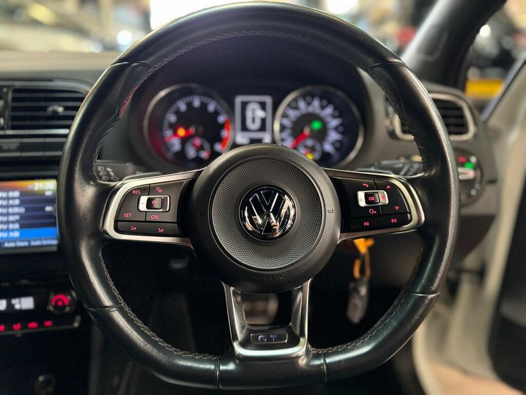 Volkswagen Polo 1.0 S White #41