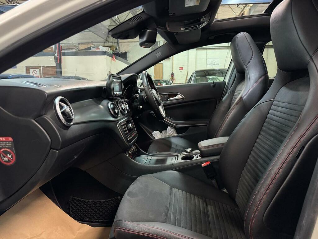 Mercedes-Benz GLA Class Gla 200D Amg Line Blue #26