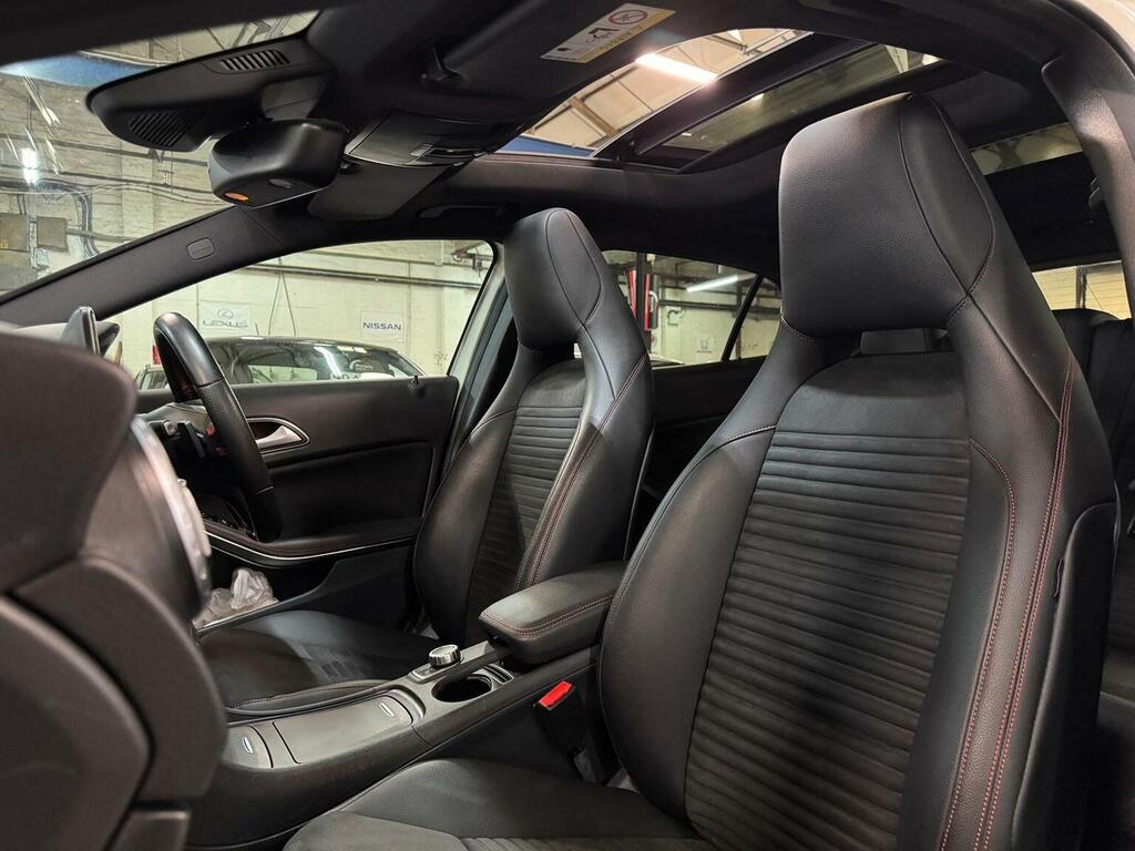 Mercedes-Benz GLA Class Gla 200D Amg Line Blue #25