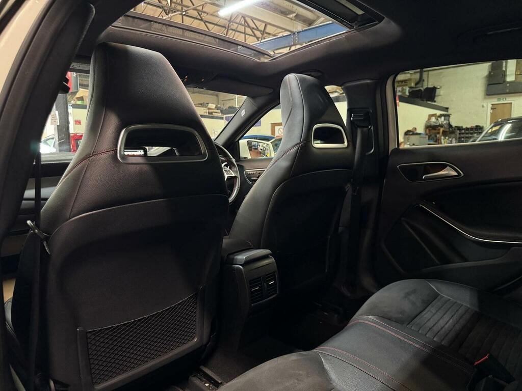 Mercedes-Benz GLA Class Gla 200D Amg Line Blue #33