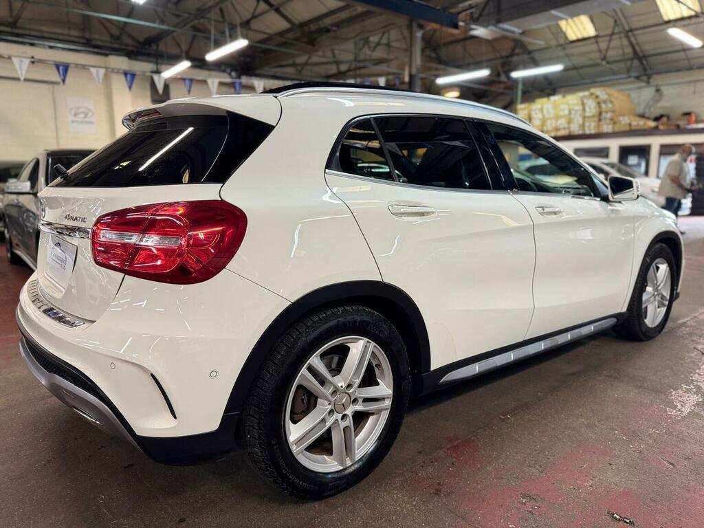 Mercedes-Benz GLA Class Gla 200D Amg Line Blue #4