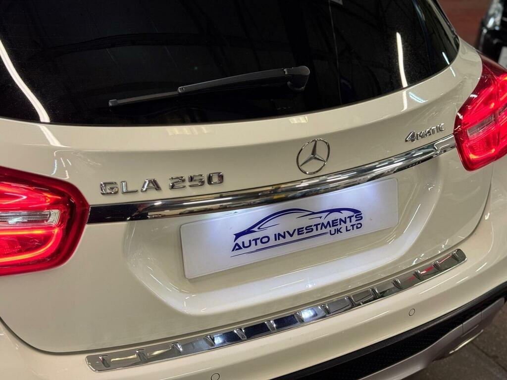 Mercedes-Benz GLA Class Gla 200D Amg Line Blue #19