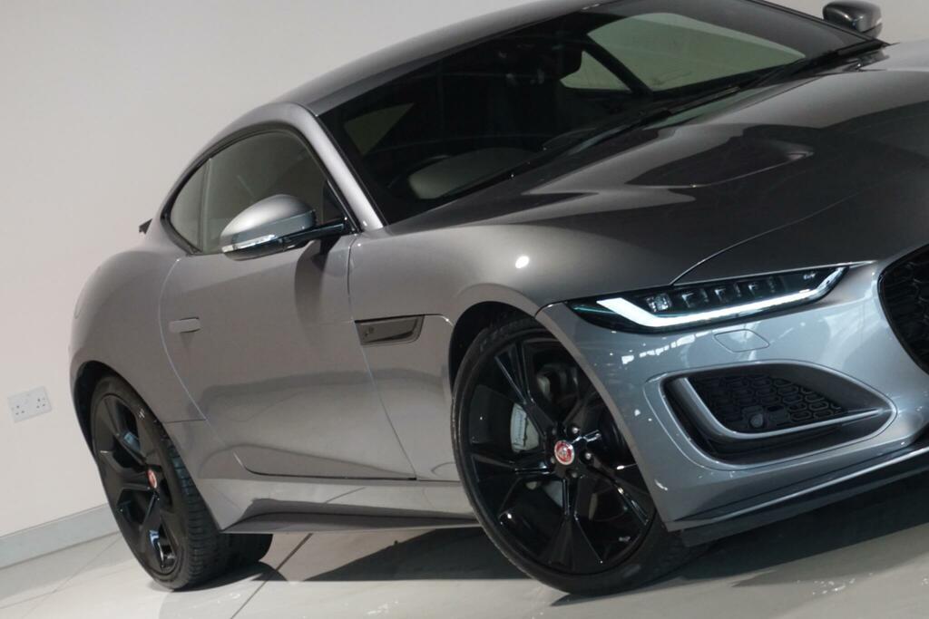 Jaguar F-Type  Red #33
