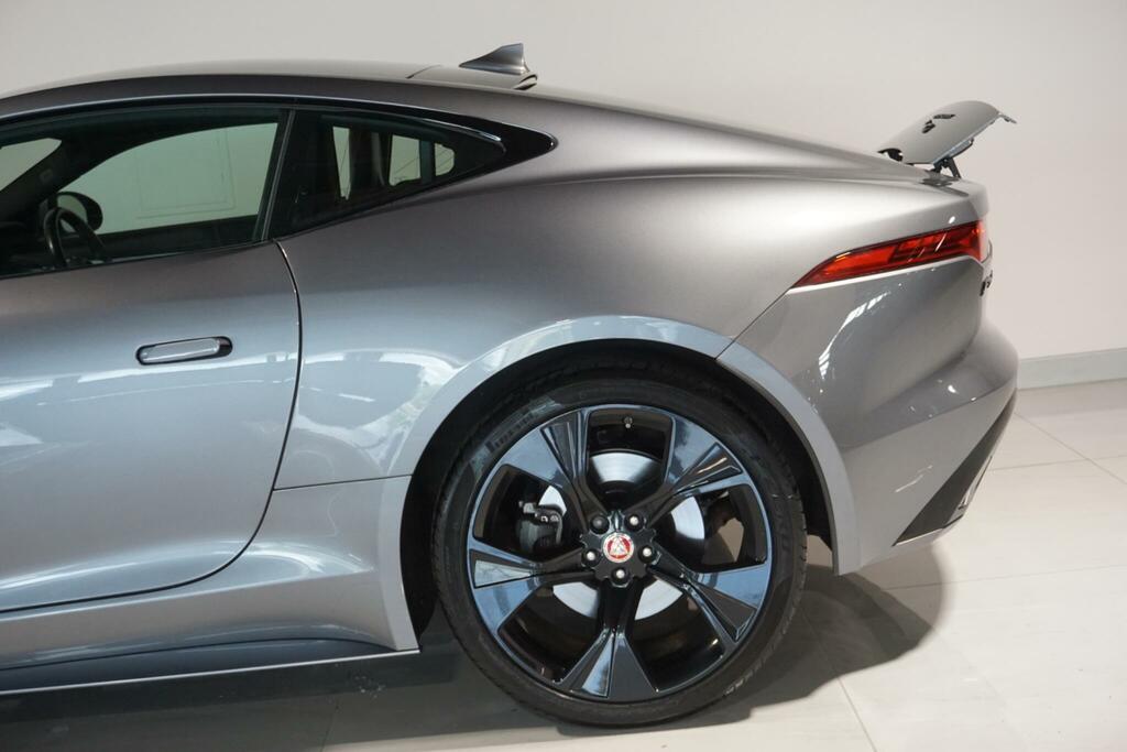 Jaguar F-Type  Red #40